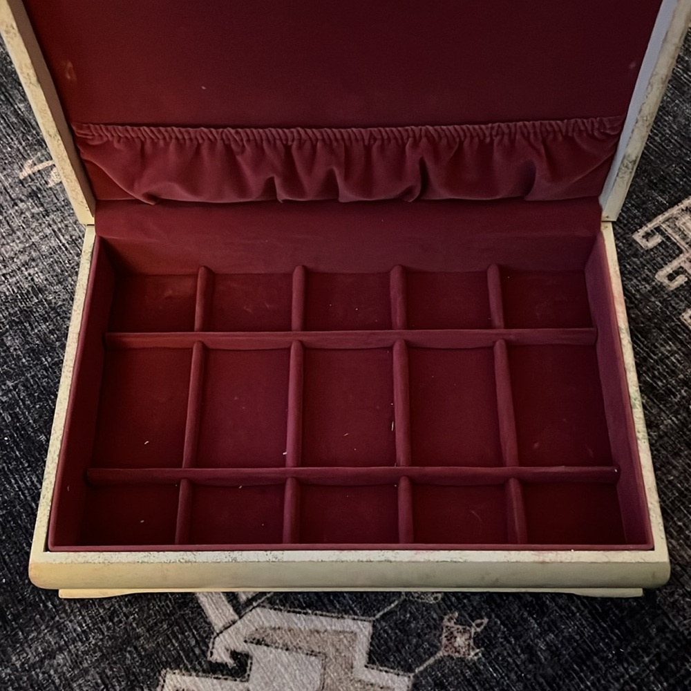 Jewelry Box - Picture 3 of 7